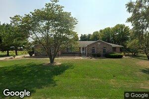 305 Hilltop Dr, Carrollton, IL 62016