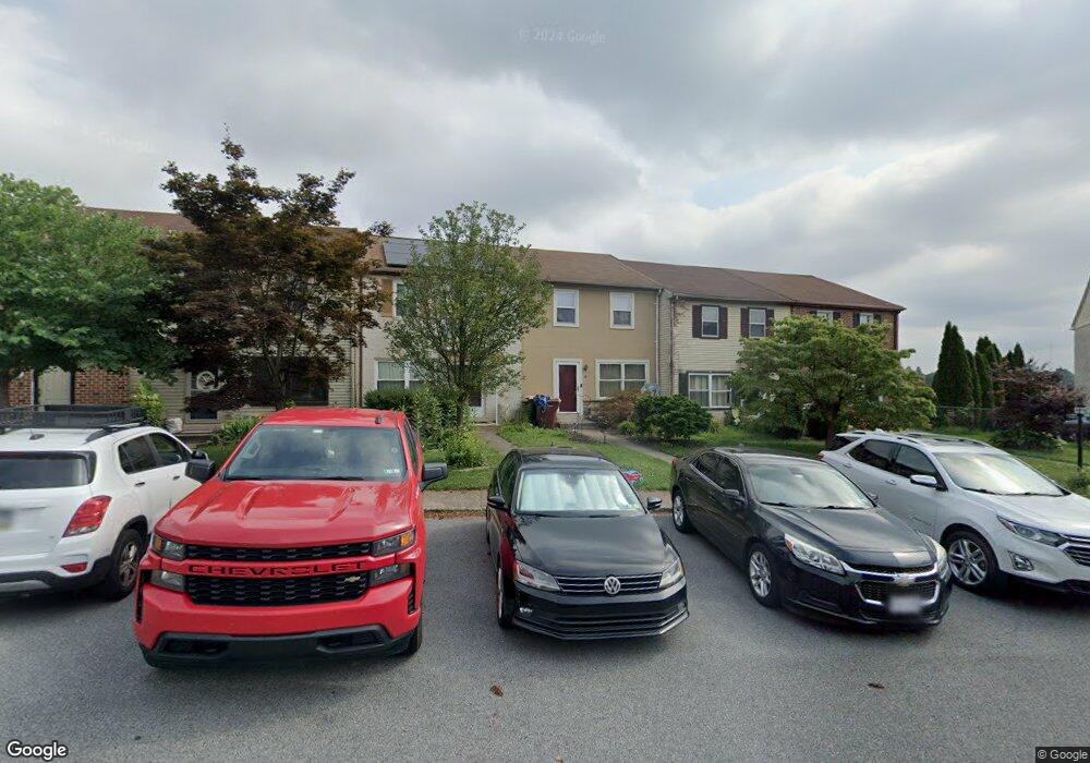 4 Eisenhower Cir, Whitehall, PA 18052 - photo 1