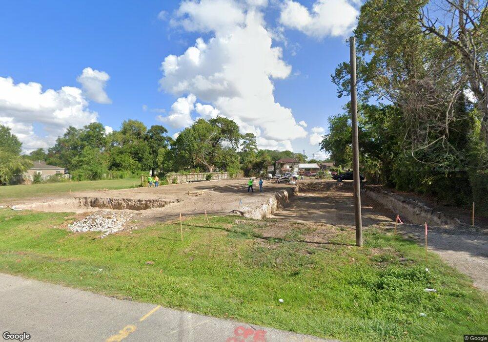 89 Melbourne St, Houston, TX 77022 - photo 1