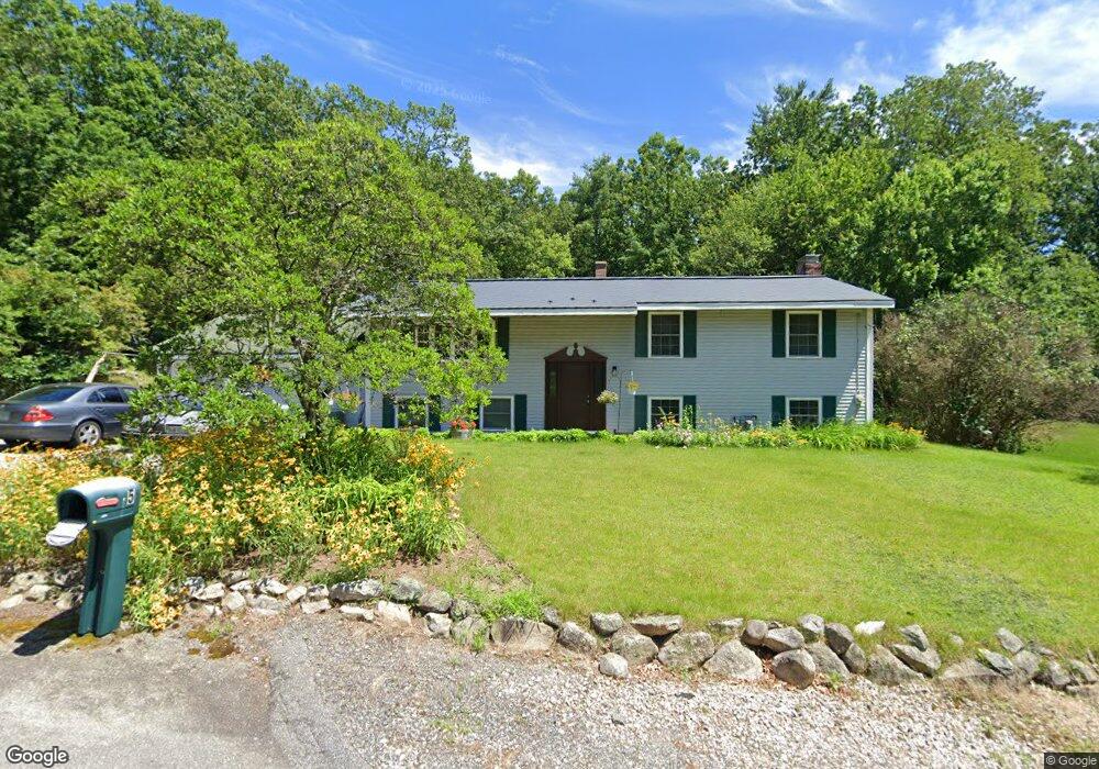 5 Quincy Ln, MerriMacK, NH 03054 - photo 1