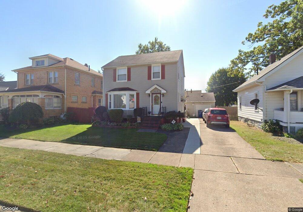2216 E 32nd St, Lorain, OH 44055 - photo 1