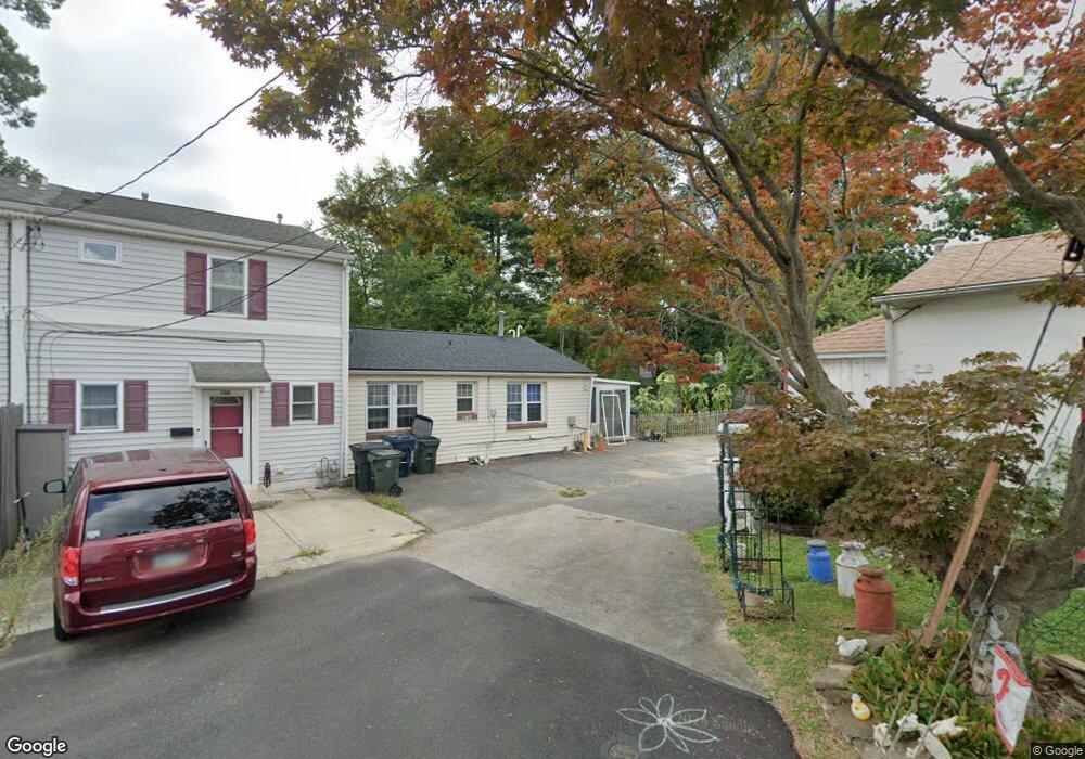 702 Salem Ct, Wallingford, PA 19086 - photo 1