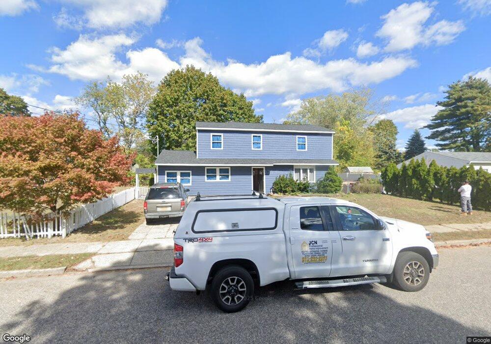 31 2nd Place, Central Islip, NY 11722 - photo 1