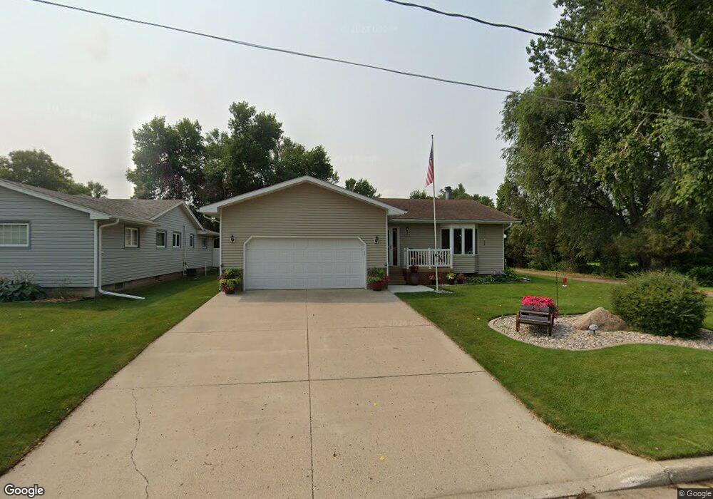 435 7th St SW, Jamestown, ND 58401 - photo 1