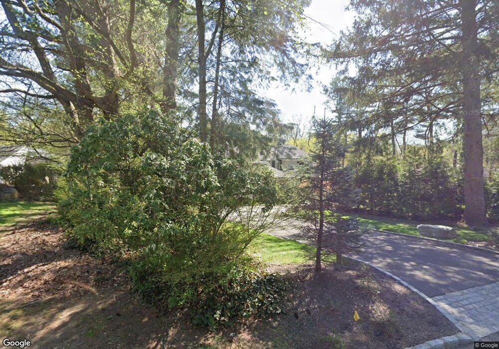 4 Bridle Path E, Port Washington, NY 11050 - photo 1