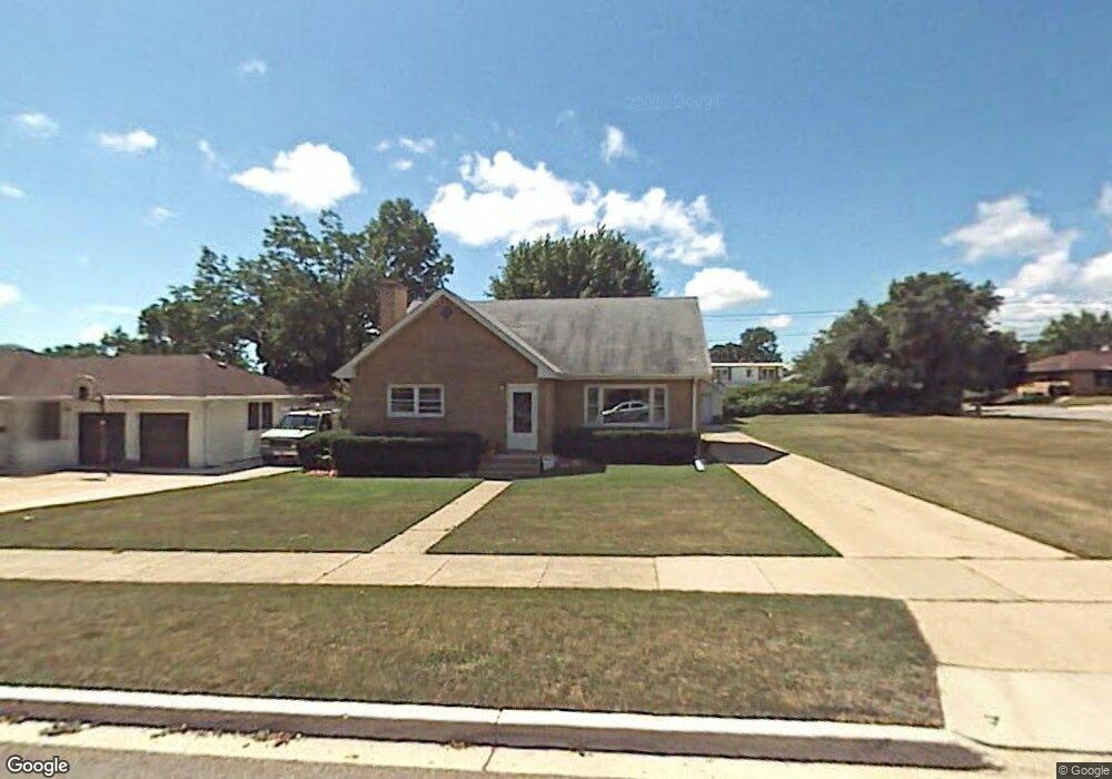 2213 8th Pkwy, Waukegan, IL 60085 - photo 1