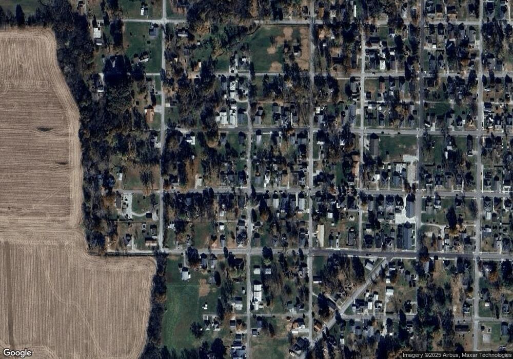 824 W 4th St, Bicknell, IN 47512 - photo 1