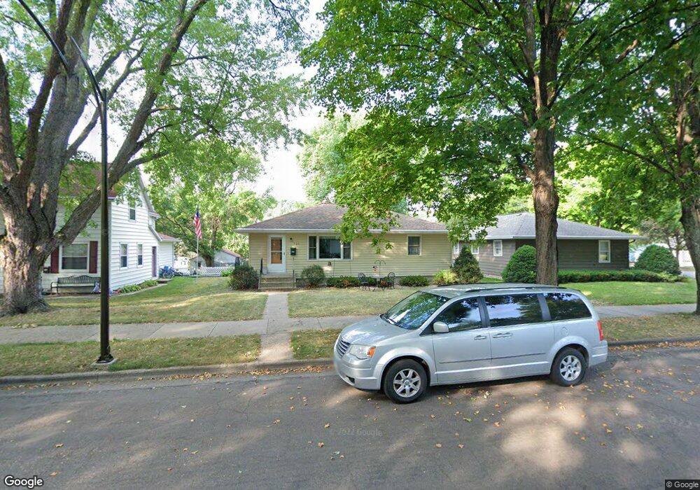 925 N Payne St, New Ulm, MN 56073 - photo 1