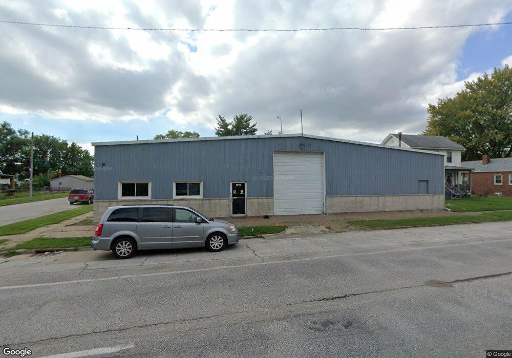 1803 W 4th St, Davenport, IA 52802 - photo 1