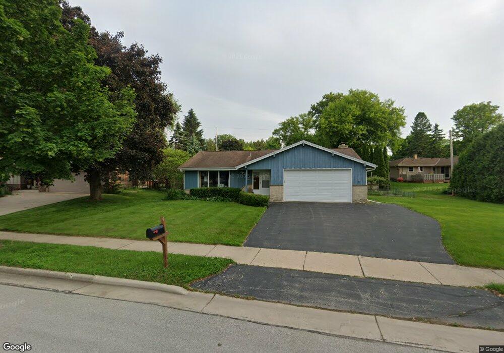 2009 Laura Ln, Waukesha, WI 53186 - photo 1