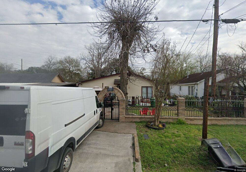 5018 Cochran St, Houston, TX 77009 - photo 1