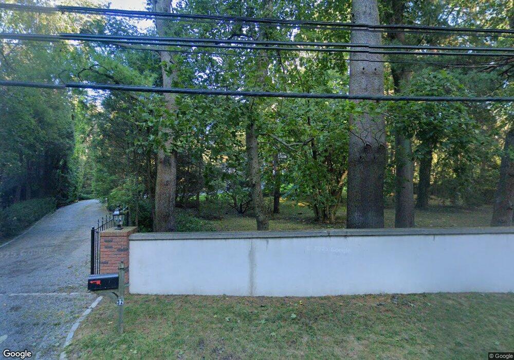 32 Wolver Hollow Rd, Glen Head, NY 11545 - photo 1