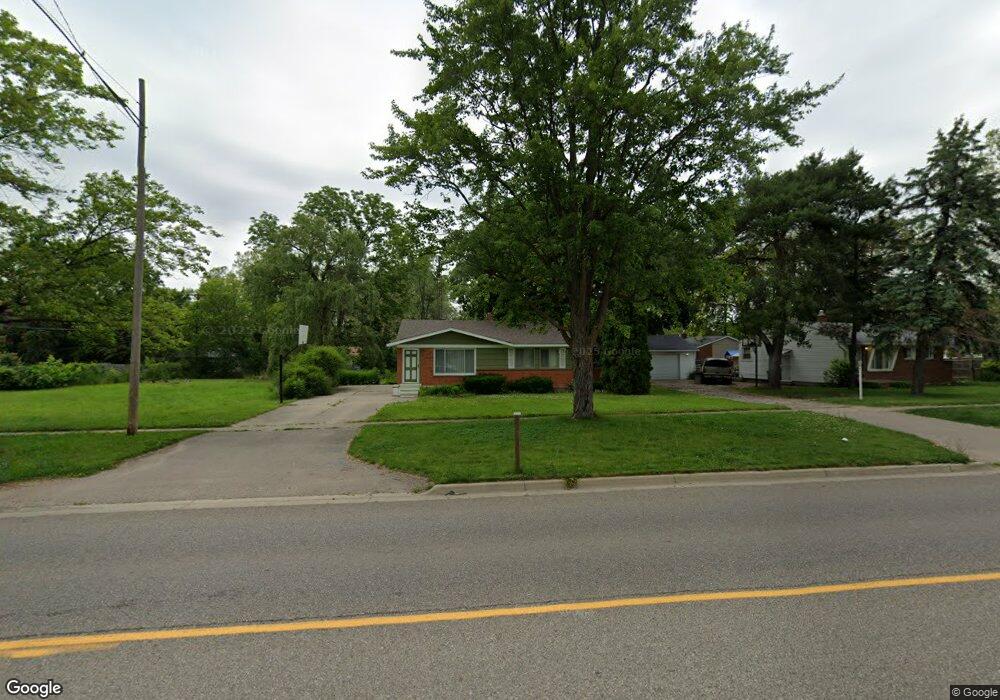 1256 W Coldwater Rd, Flint, MI 48505 - photo 1