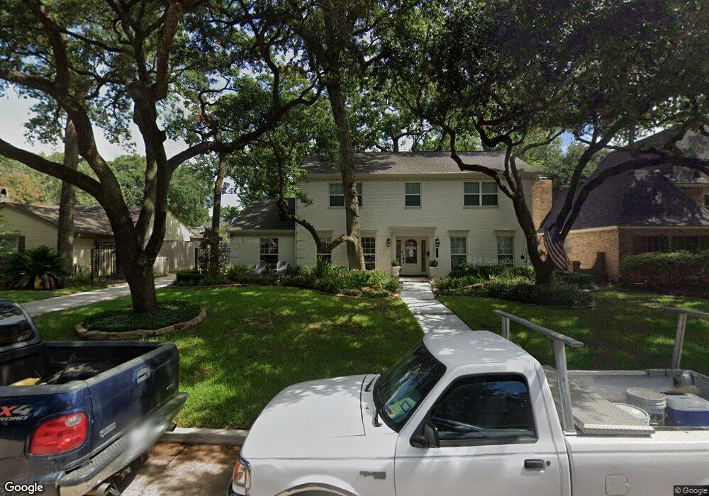 13306 Saint Marys Ln, Houston, TX 77079 - photo 1