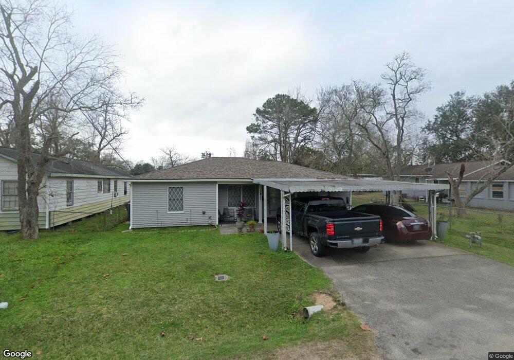 1811 W Willis St, Alvin, TX 77511 - photo 1
