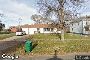708 W 9th St, Woonsocket, SD 57385