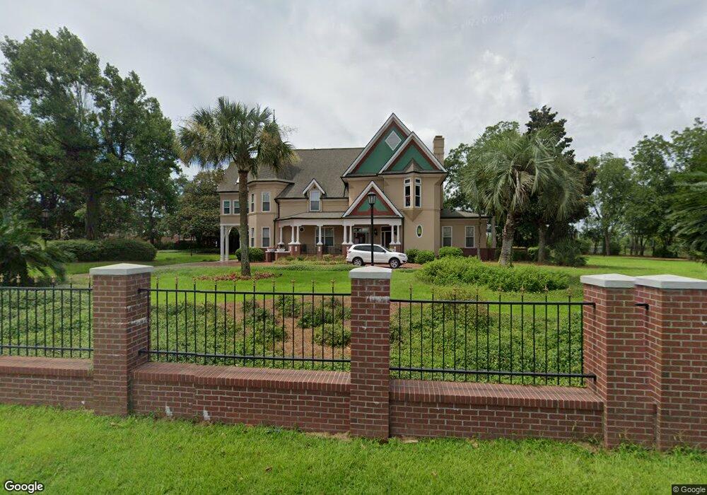 1203 W Victory Dr, Savannah, GA 31405 - photo 1