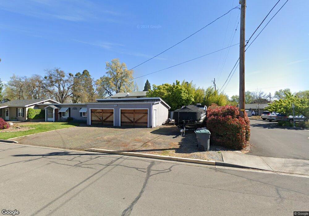 124 Laurel St, Central Point, OR 97502 - photo 1
