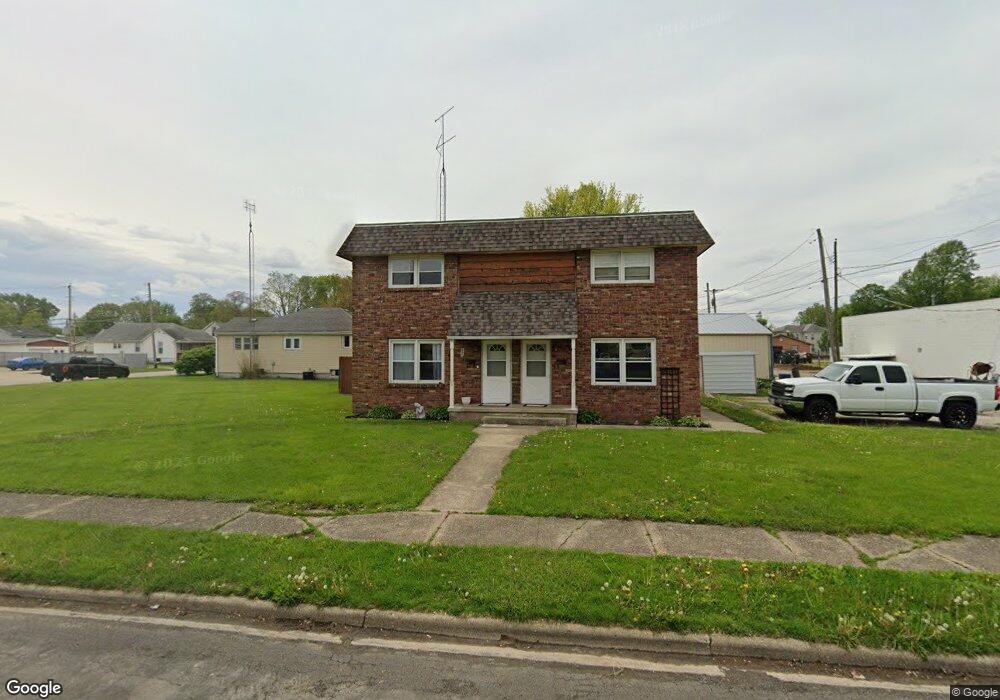521 Clinton St, Lincoln, IL 62656 - photo 1
