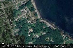 15 Cottage Ave, Owls Head, ME 04854
