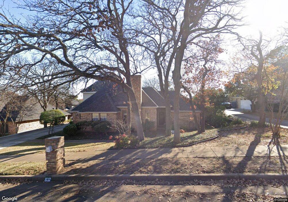 832 Shady Lake Dr, Bedford, TX 76021 - photo 1