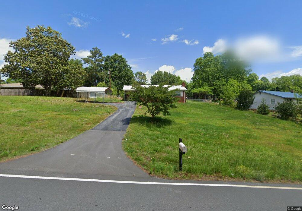 910 W South Broad St, Walhalla, SC 29691 - photo 1