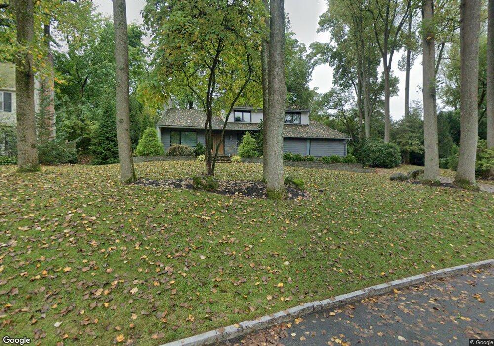 438 Round Hill Rd, Wayne, PA 19087 - photo 1