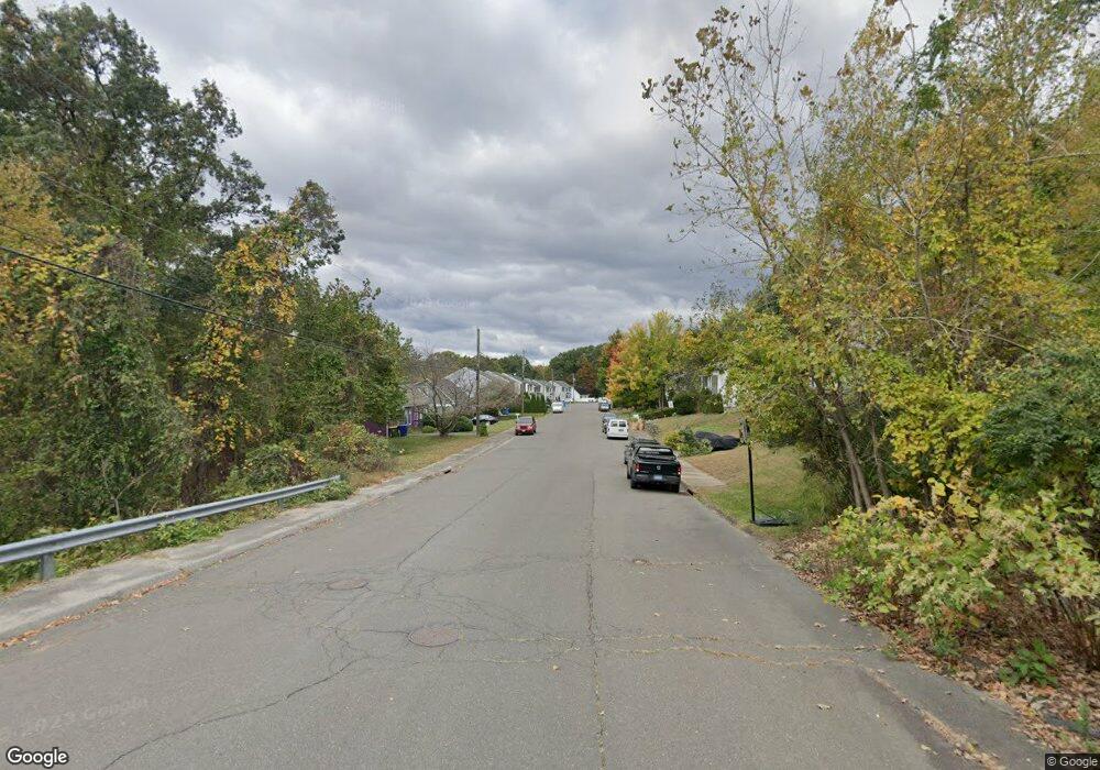 71 Kara Dr, Waterbury, CT 06704 - photo 1