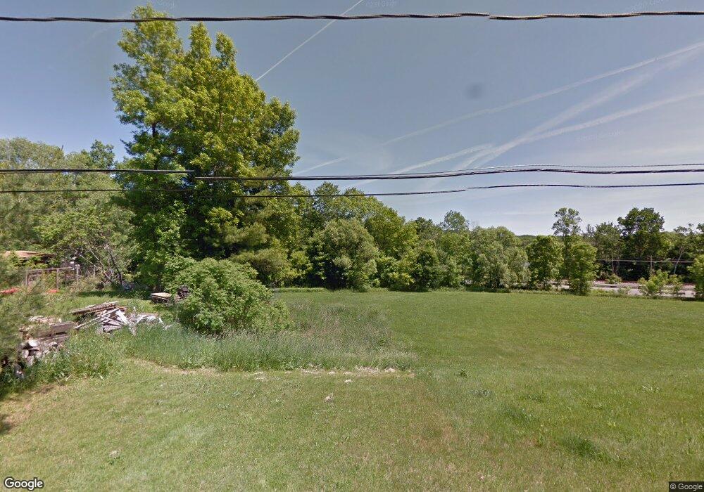 8 Lawrence St, Gardiner, ME 04345 - photo 1