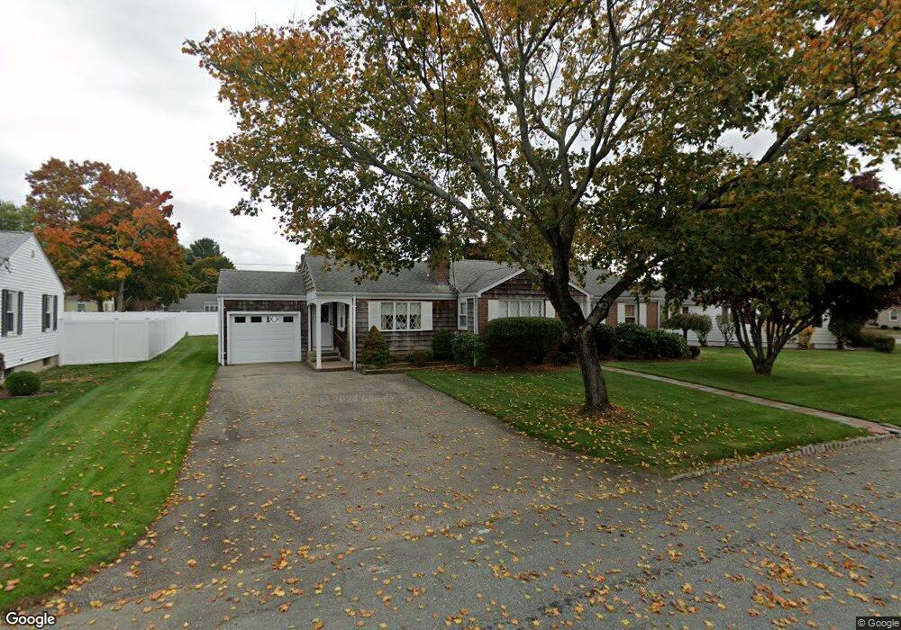 62 Willow Dr, Cranston, RI 02920 - photo 1