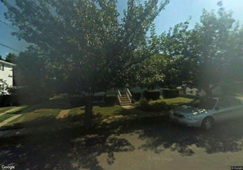 905 Sampson St, Taylor, PA 18517 - photo 1