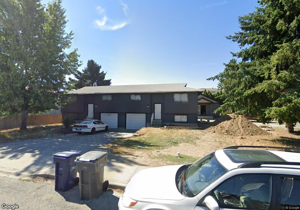 942 2nd St SE, East Wenatchee, WA 98802 - photo 1