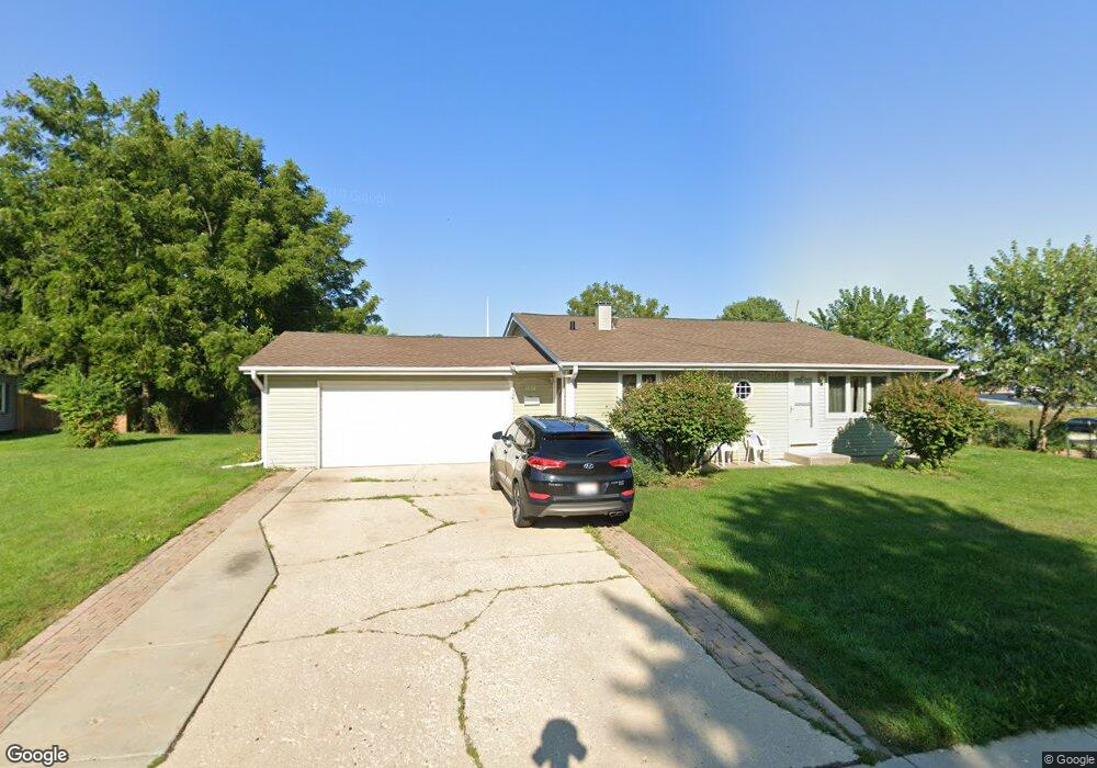 1553 Amarillo Dr, Carpentersville, IL 60110 - photo 1