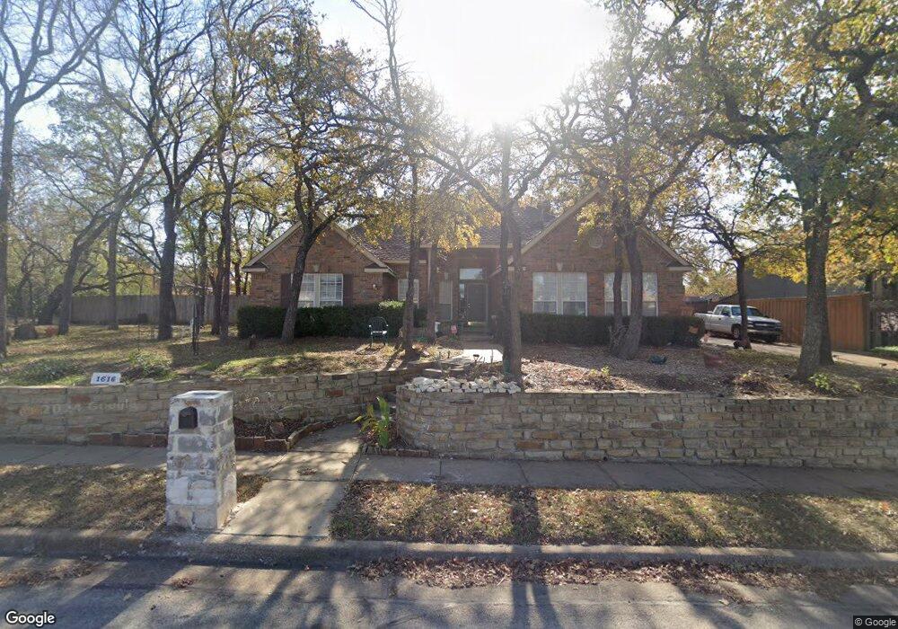 1616 Circle Ln, Bedford, TX 76022 - photo 1