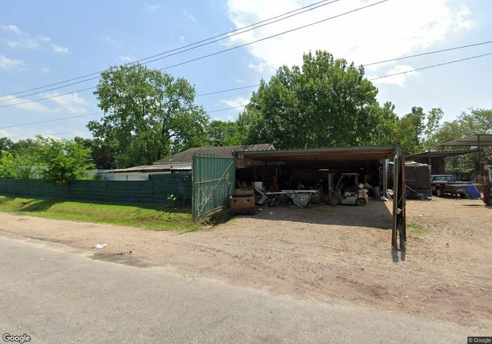 8910 Hirsch Rd, Houston, TX 77016 - photo 1