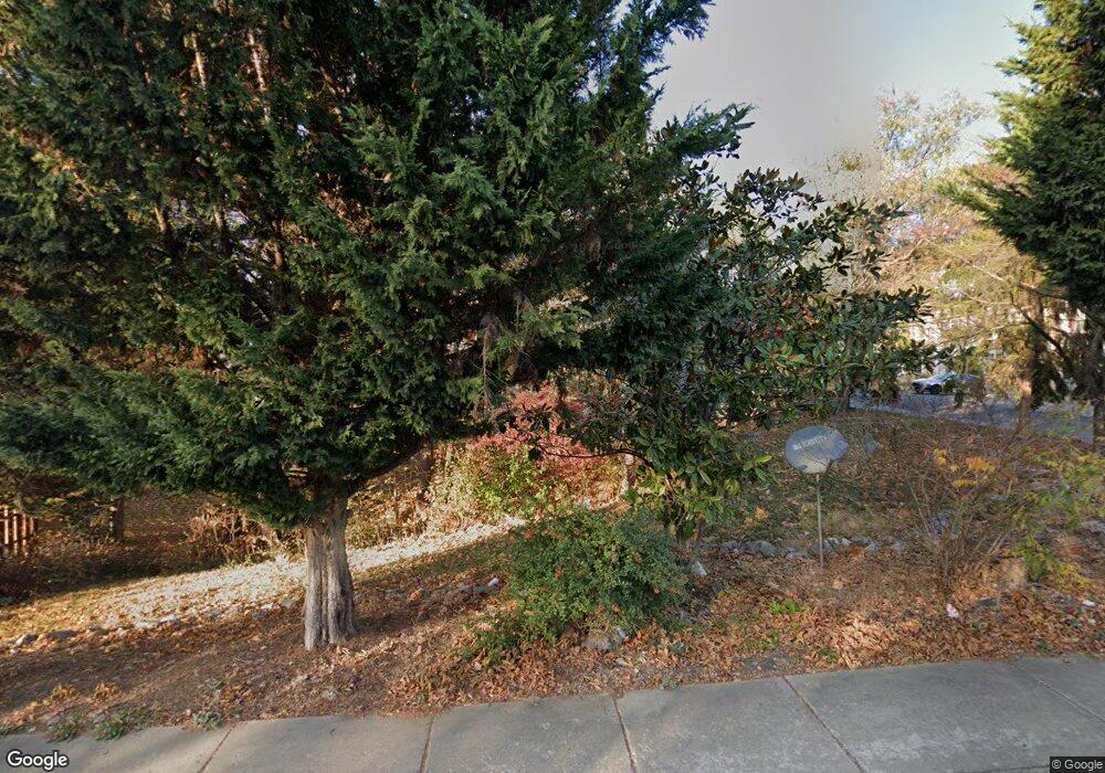 677 Stonewall Dr, Harrisonburg, VA 22801 - photo 1