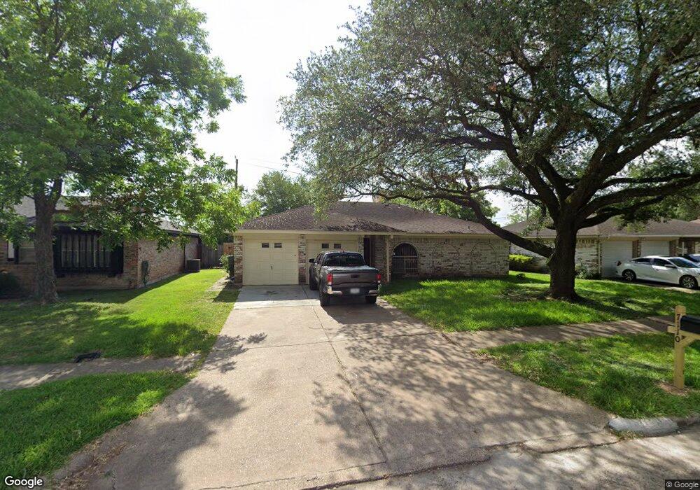 7110 Deep Forest Dr, Houston, TX 77088 - photo 1