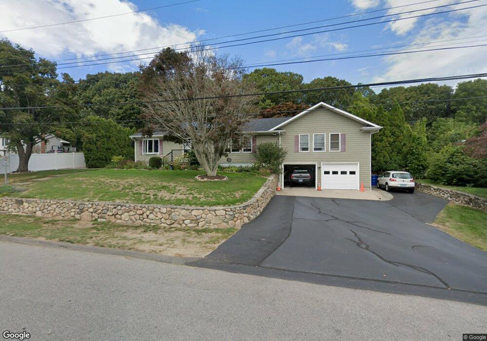 31 W Vine St, Pawcatuck, CT 06379 - photo 1