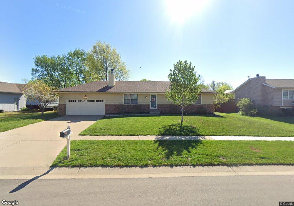 2600 SW Gainsboro Rd, Topeka, KS 66614 - photo 1
