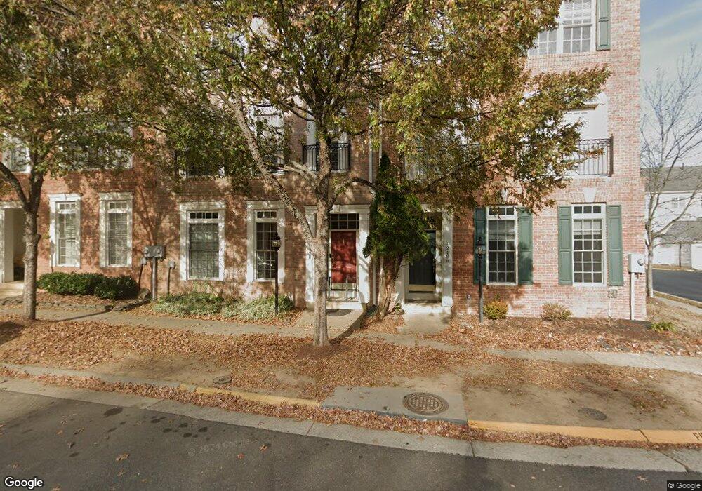 42478 Legacy Park Dr, Ashburn, VA 20148 - photo 1