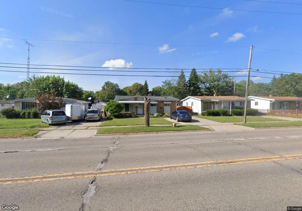 913 E Hemphill Rd, Flint, MI 48507 - photo 1