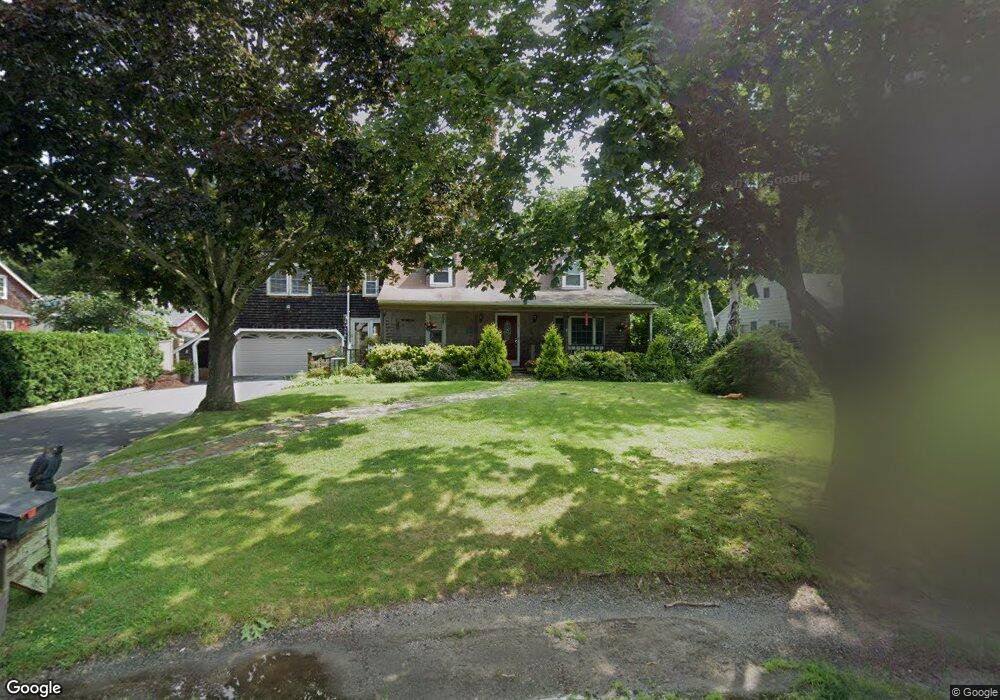 9 Clarence St, South Dartmouth, MA 02748 - photo 1