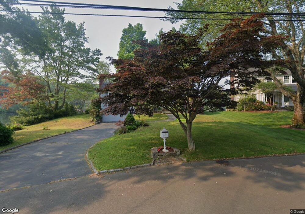 271 Sasapequan Rd, Fairfield, CT 06824 - photo 1