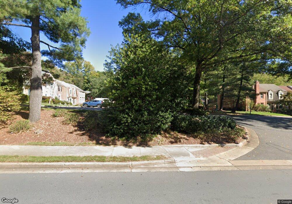 11549 Pine Cone Ct, Reston, VA 20191 - photo 1