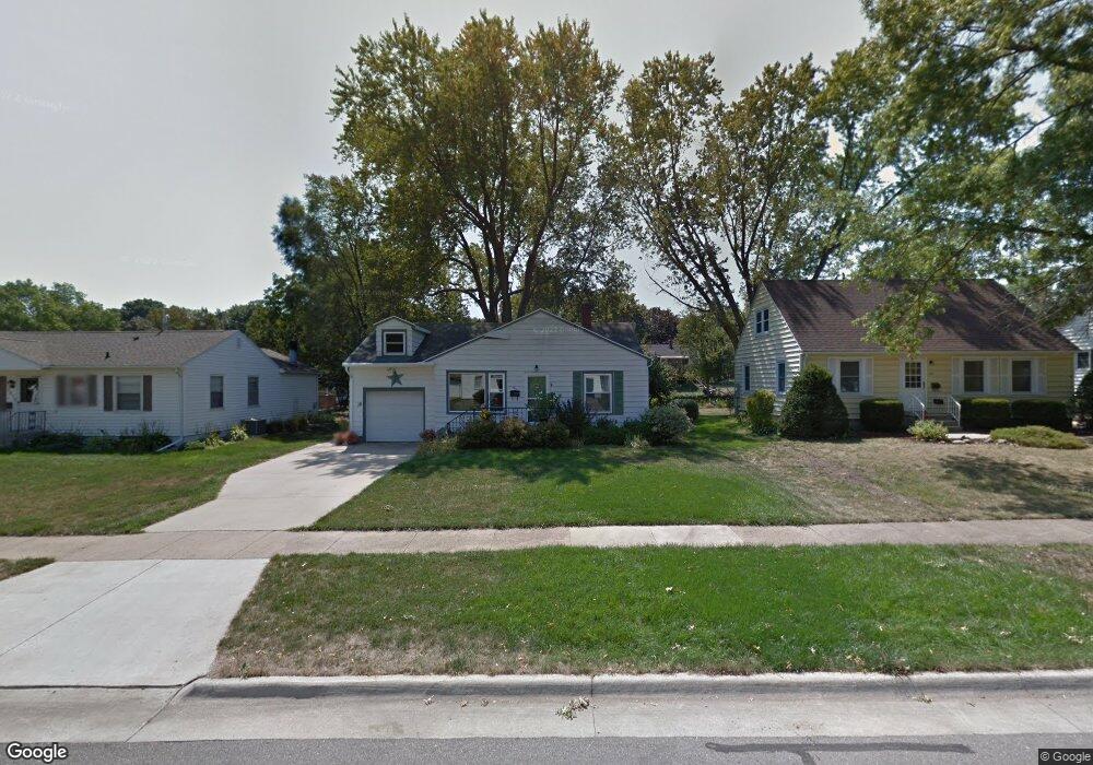 1014 W 7th St, Cedar Falls, IA 50613 - photo 1