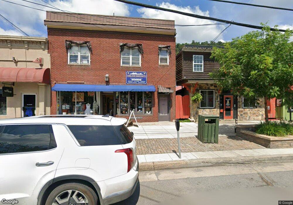 81 N Washington St, Berkeley Springs, WV 25411 - photo 1