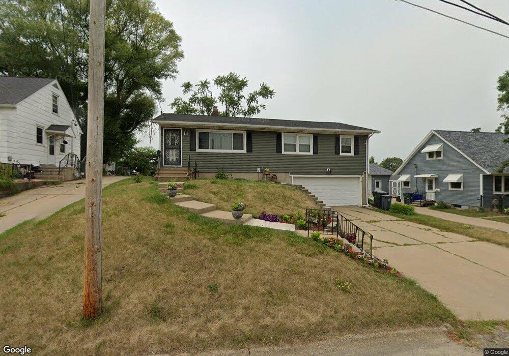 2030 L St SW, Cedar Rapids, IA 52404 - photo 1