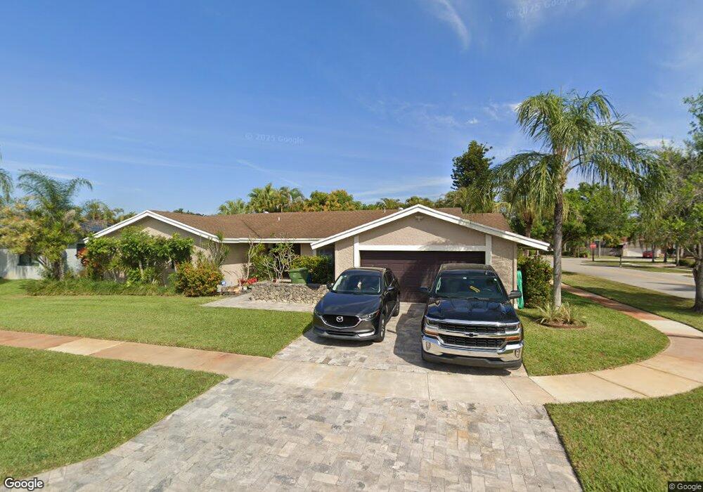 16561 Royal Poinciana Ct, Weston, FL 33326 - photo 1