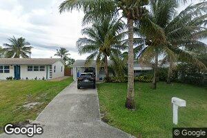 921 Pine Tree Dr, Lantana, FL 33462