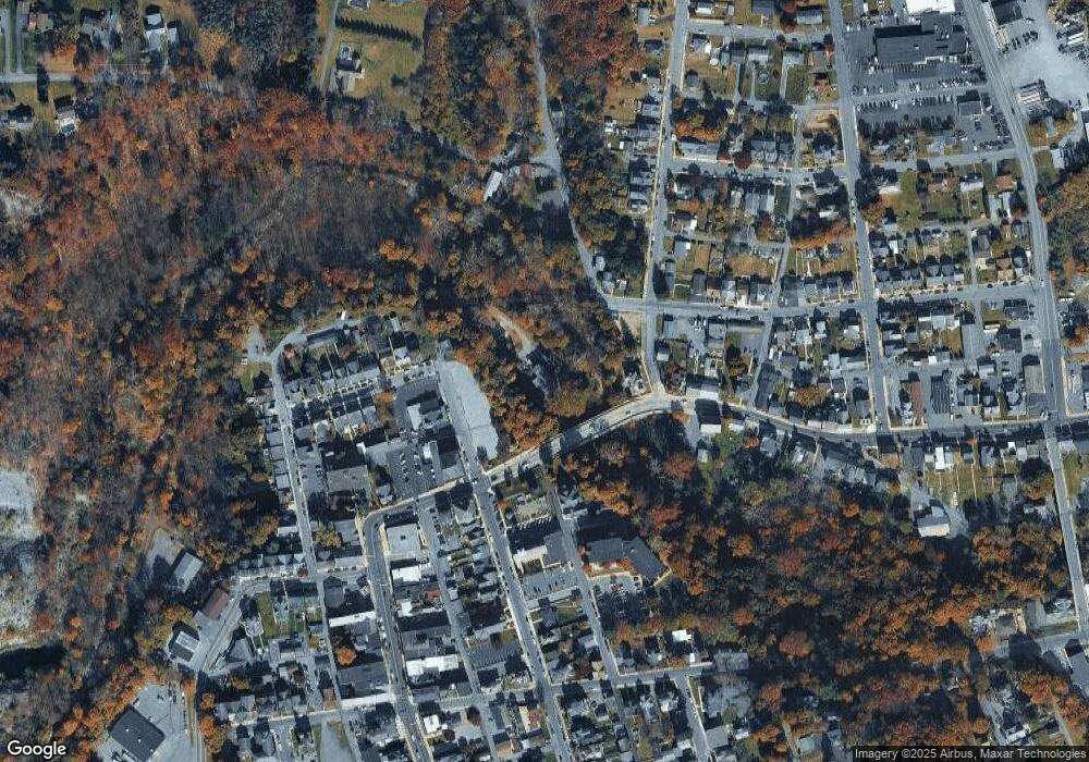 200 Willow Ave, Slatington, PA 18080 - photo 1